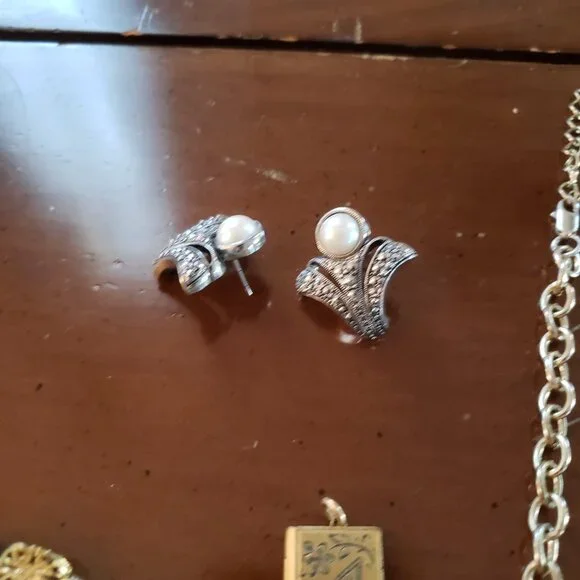 8 piece Bohemian Costume jewelry lot necklace earrings locket bracelet - Picture 6 of 11